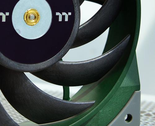 Вентилятор Thermaltake Fan Tt Toughfan 12 Hydraulic Bearing Gen.2 (1 Pack) Racing Green CL-F117-PL12RG-A. Фото 2 в описании