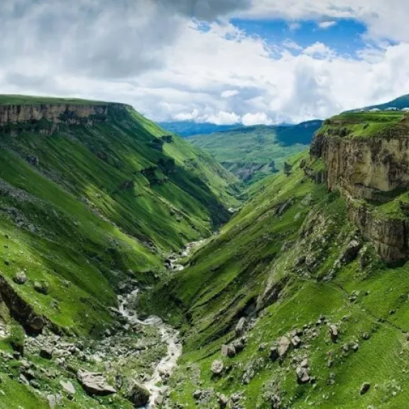 Фотография 2 - Экскурсия «Матлас, Каменная чаша и башня Шамиля»