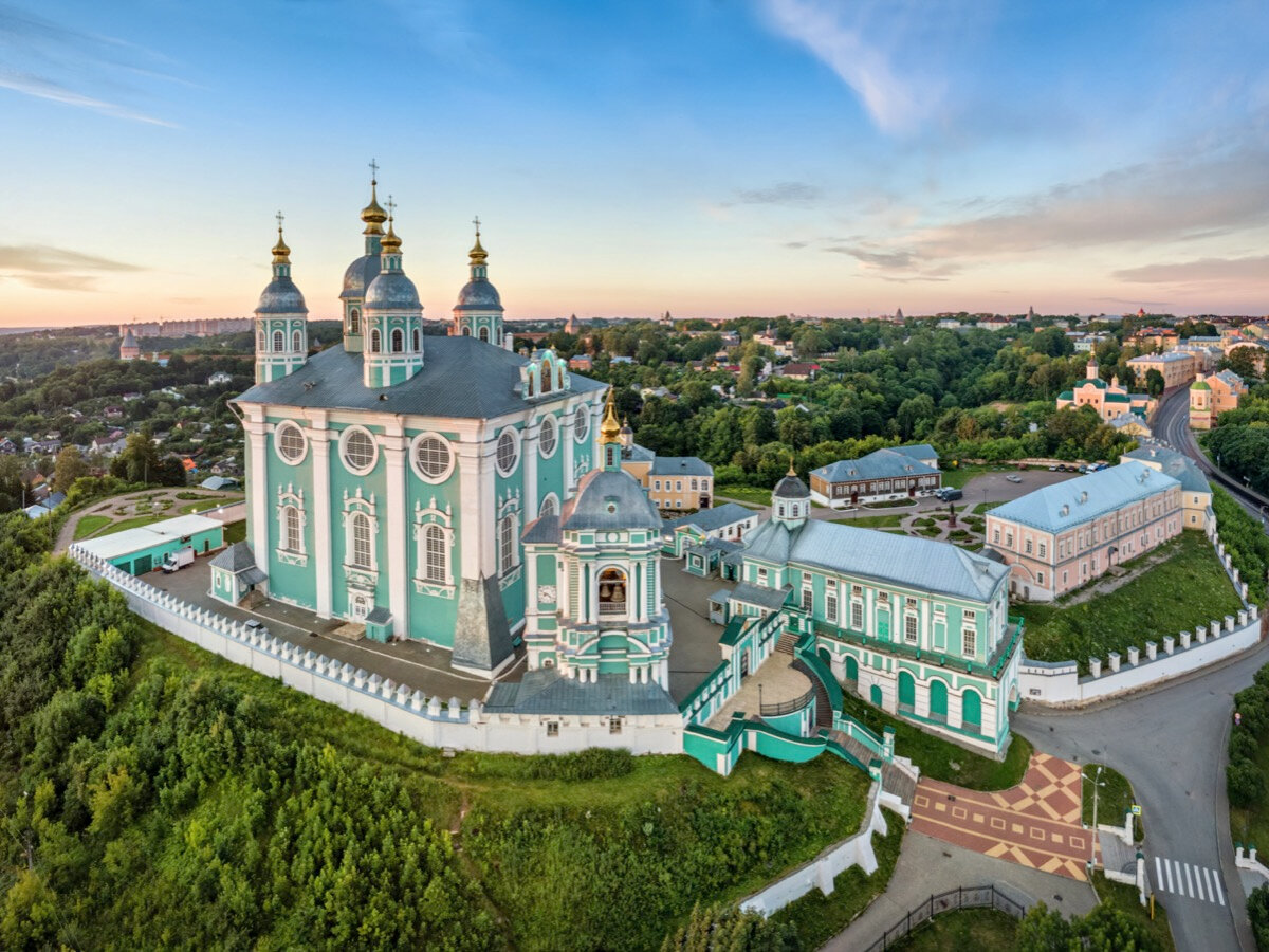 Что посмотреть в Смоленске: крепостные стены, военное прошлое и места для прогулок — Яндекс Путешествия