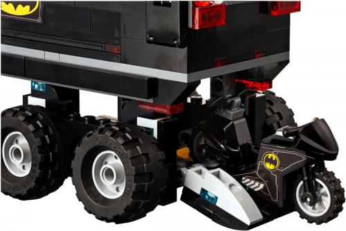 Конструктор Lego DC Super Heroes Мобильная база Бэтмена 743 дет. 76160. Фото 10 в описании