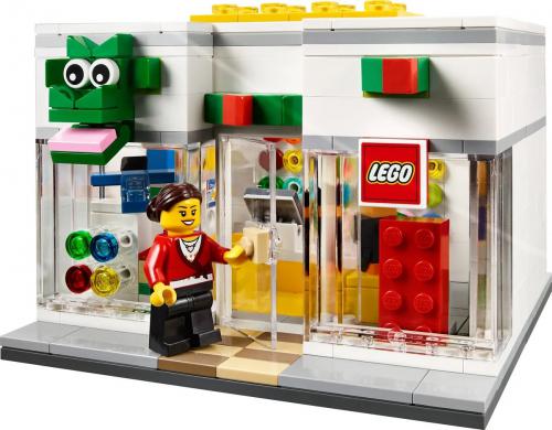 Конструктор Lego Seasonal Открытие фирменного магазина 413 дет. 40145. Фото 1 в описании