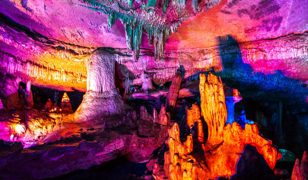 Сатаплия - уникальная пещера невероятной красоты в Грузии